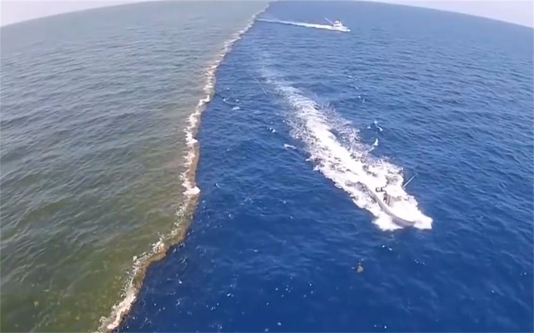 大西洋与太平洋的分界线,一边浑浊一边清澈,难道海水不相容?