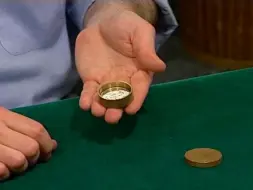 Télécharger la video: David Roth-Ultimate Coin Magic Volume 2 - Magic with the Okito Coin Box