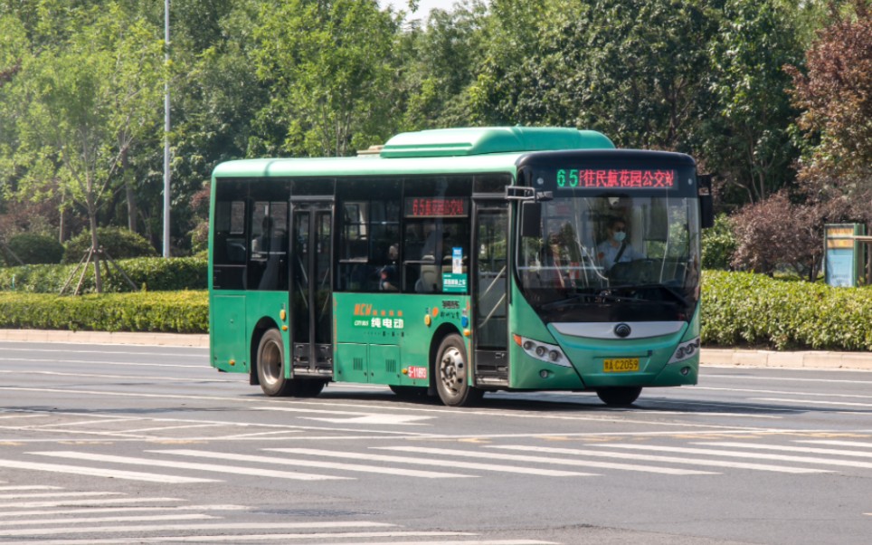 [郑州公交]65路下行大末5-12515驶入民航花园场站