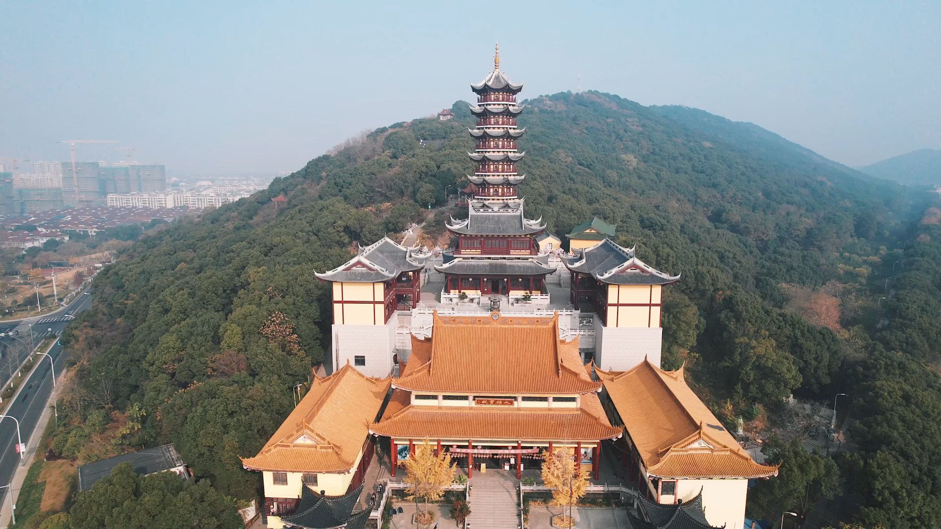 无锡吼山脚下藏着一座寺庙