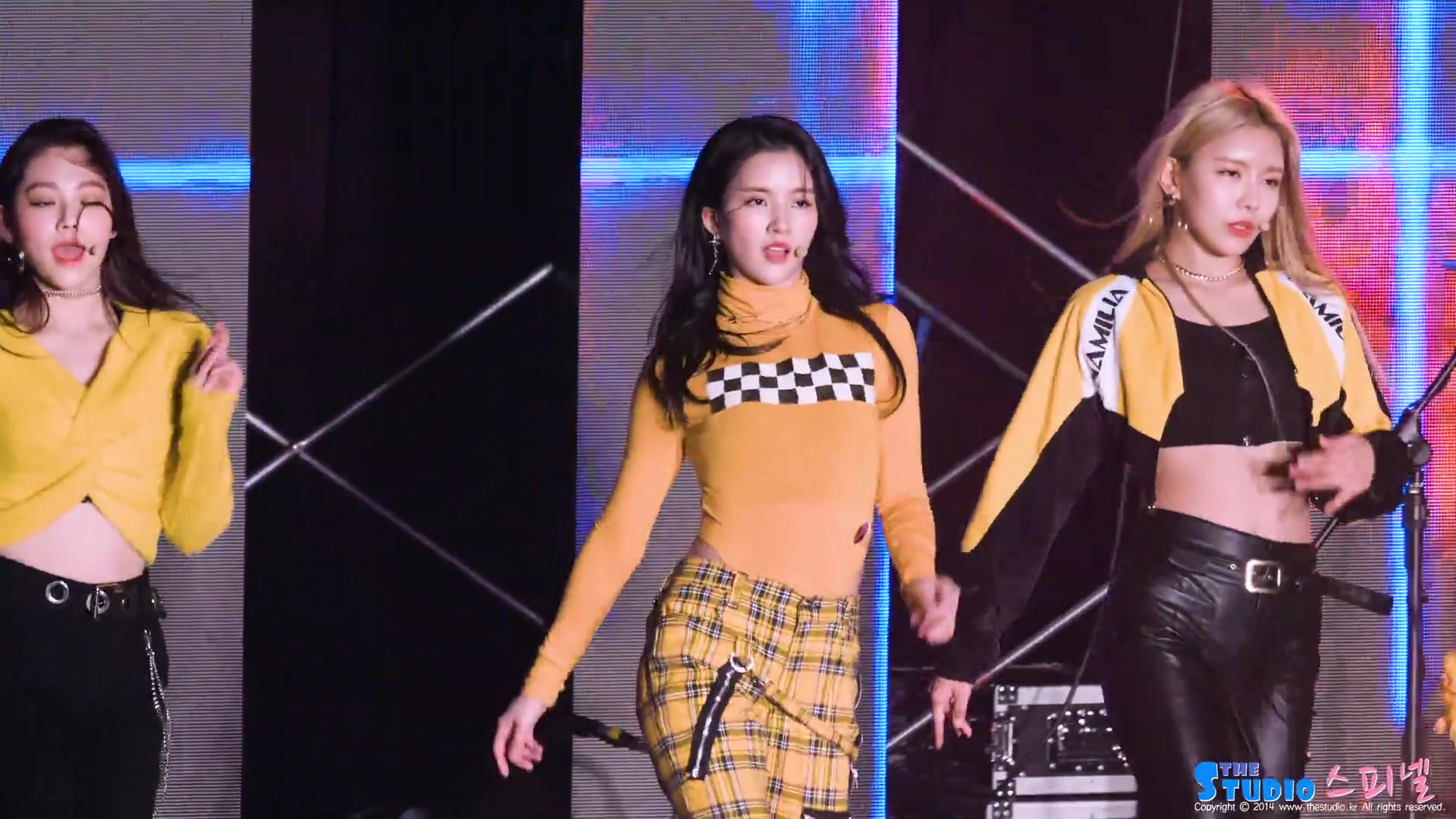 饭拍181218gugudan中国妹子刘些宁sallytheboots