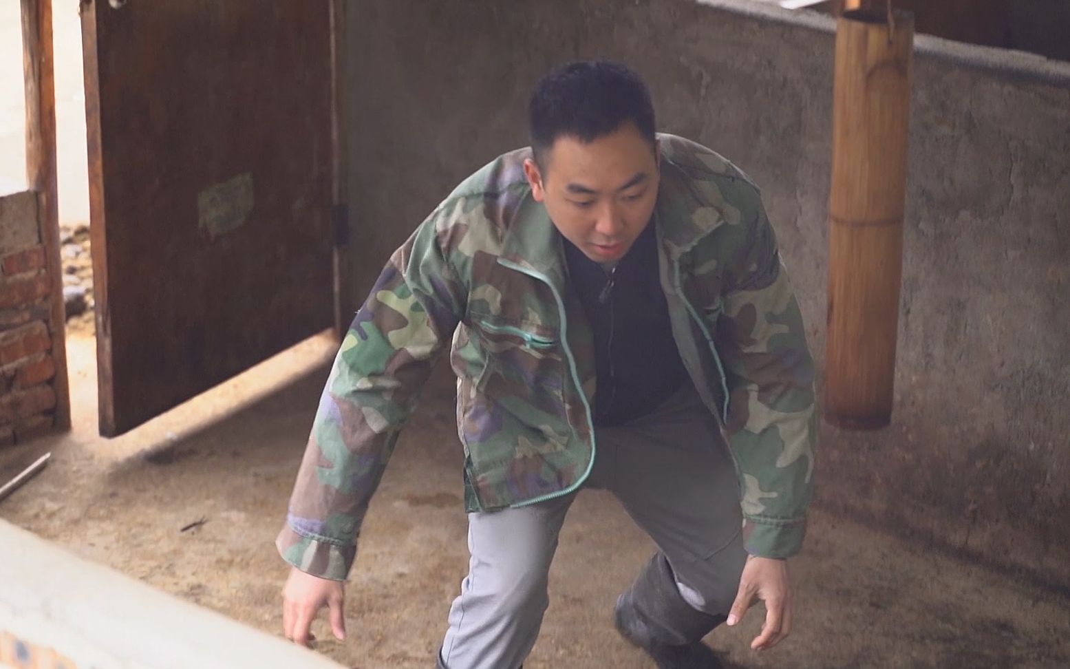 90后农村阿园放完牛回来路上突然产生了想法