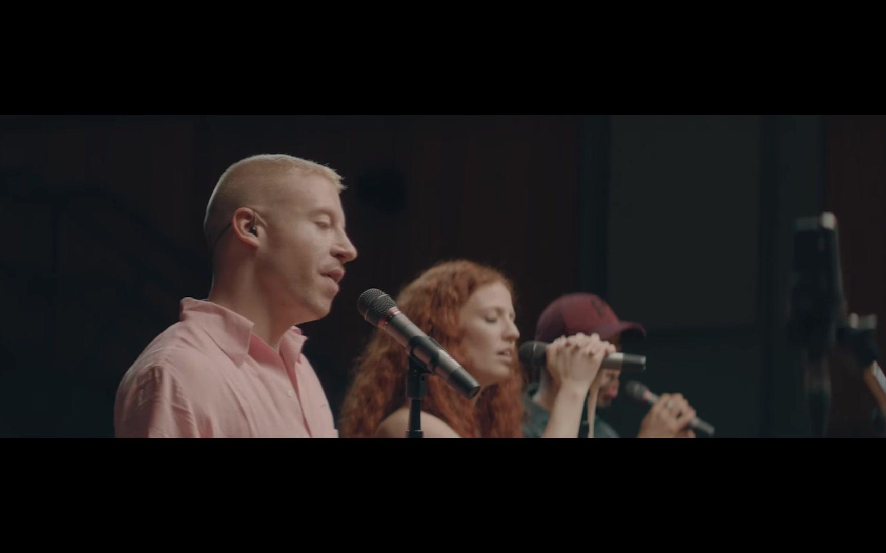 [图]【现场】Rudimental ft. Jess Glynne, Macklemore and Dan Caplen - These Days