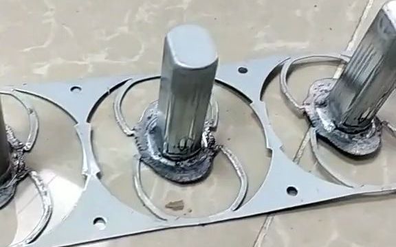 拉伸连续模料带