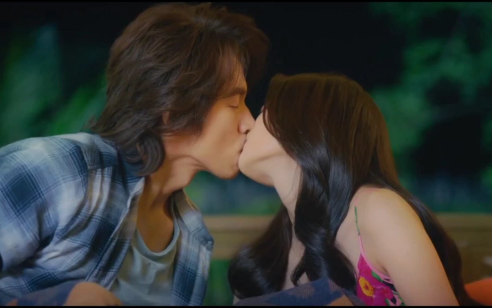 夏花吻戏剪辑,不老男神言承旭与徐若晗精彩对手戏,这也太甜了吧!