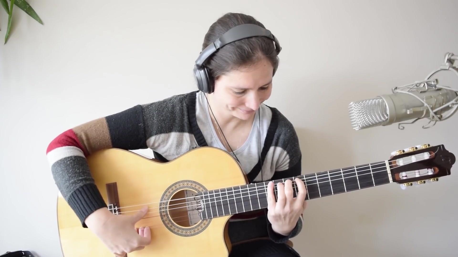 【弗拉门戈吉他教程】怎样在弹音阶的时候更有弗拉门戈的感觉?