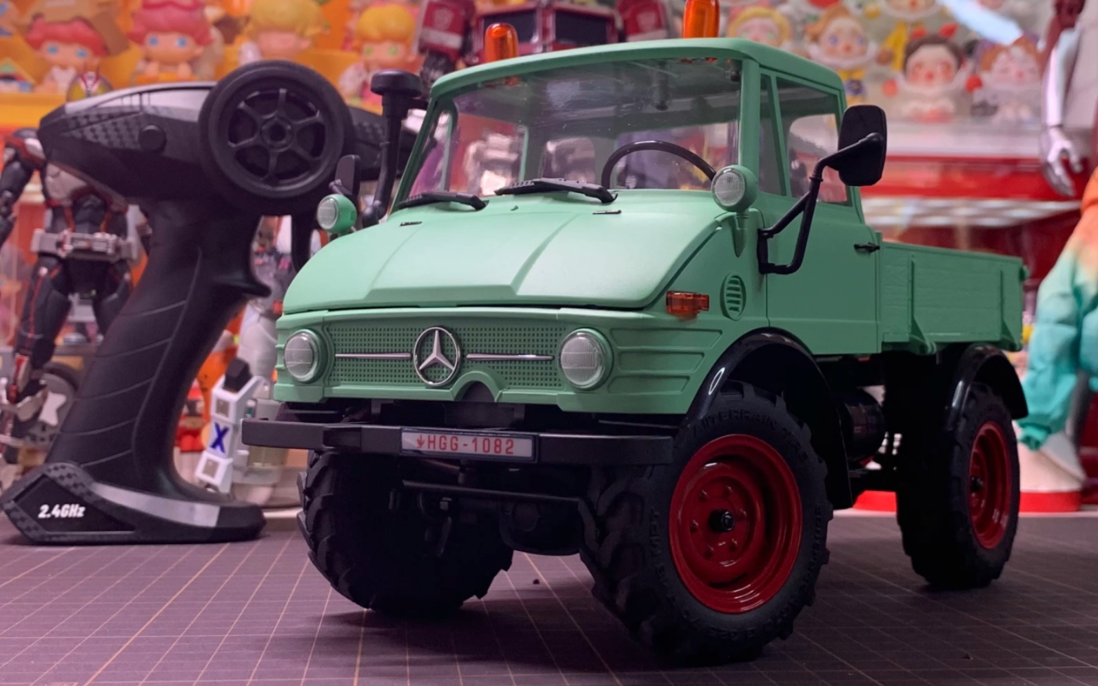 开箱fms118rc遥控攀爬车奔驰乌尼莫克守望者农用卡车