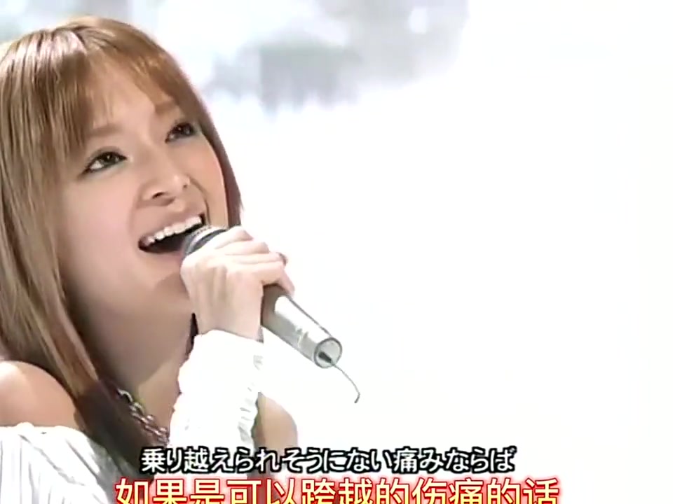 滨崎步:rainbow这首歌前奏和结尾特别出彩很吸引人 2004年现场 自制