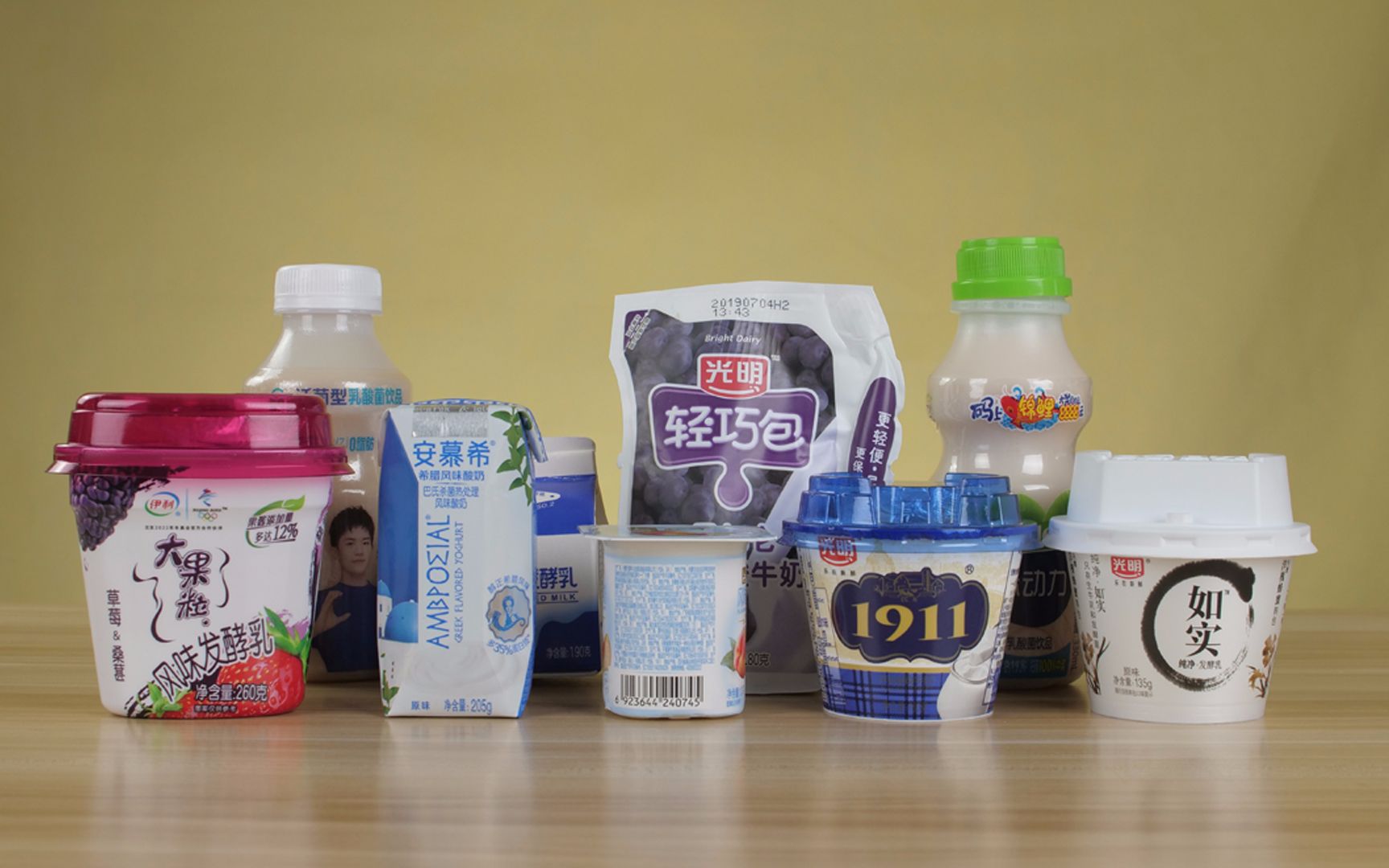 超市酸奶品类太多,别再乱买,只需掌握这4点,轻松辨别酸奶好坏_哔哩