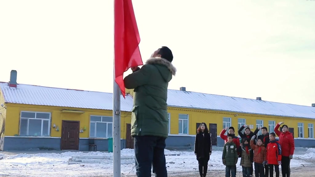 [图]【国庆节 · 高燃混剪】庆祝祖国70周年生日快乐！！国有梦，少年当奋斗！！