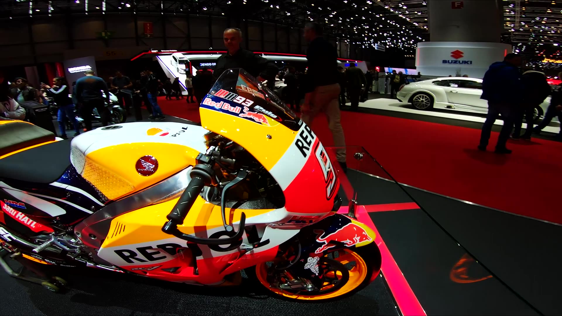 motogp64实车93号的座驾怎么这么小近距离拍摄