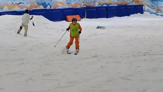 黄雪服