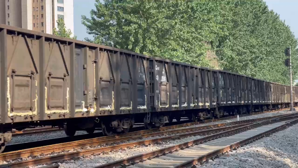 徐沛铁路df4b-7722沛县站二道上行通过