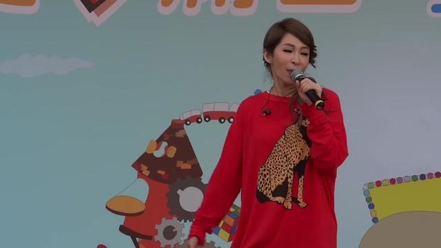 萧亚轩其实挺有实力的,可惜已经很少复出了!