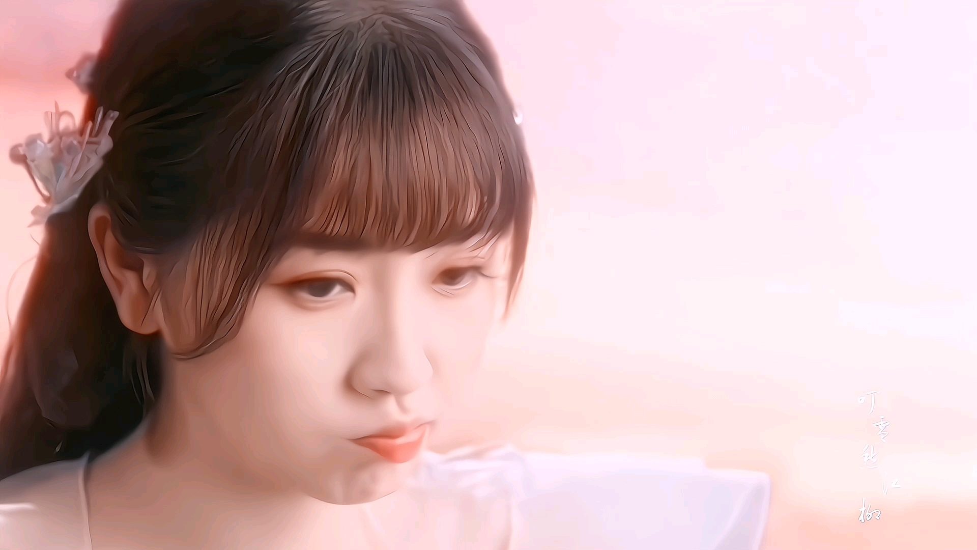 嘟嘟嘴的时候真的很好看 希望虞书欣可以多演点这种剧