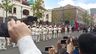 Скачать видео: 2024海军节活动之海军行进乐表演（6）--退场表演《人民海军向前进》（海军军歌）