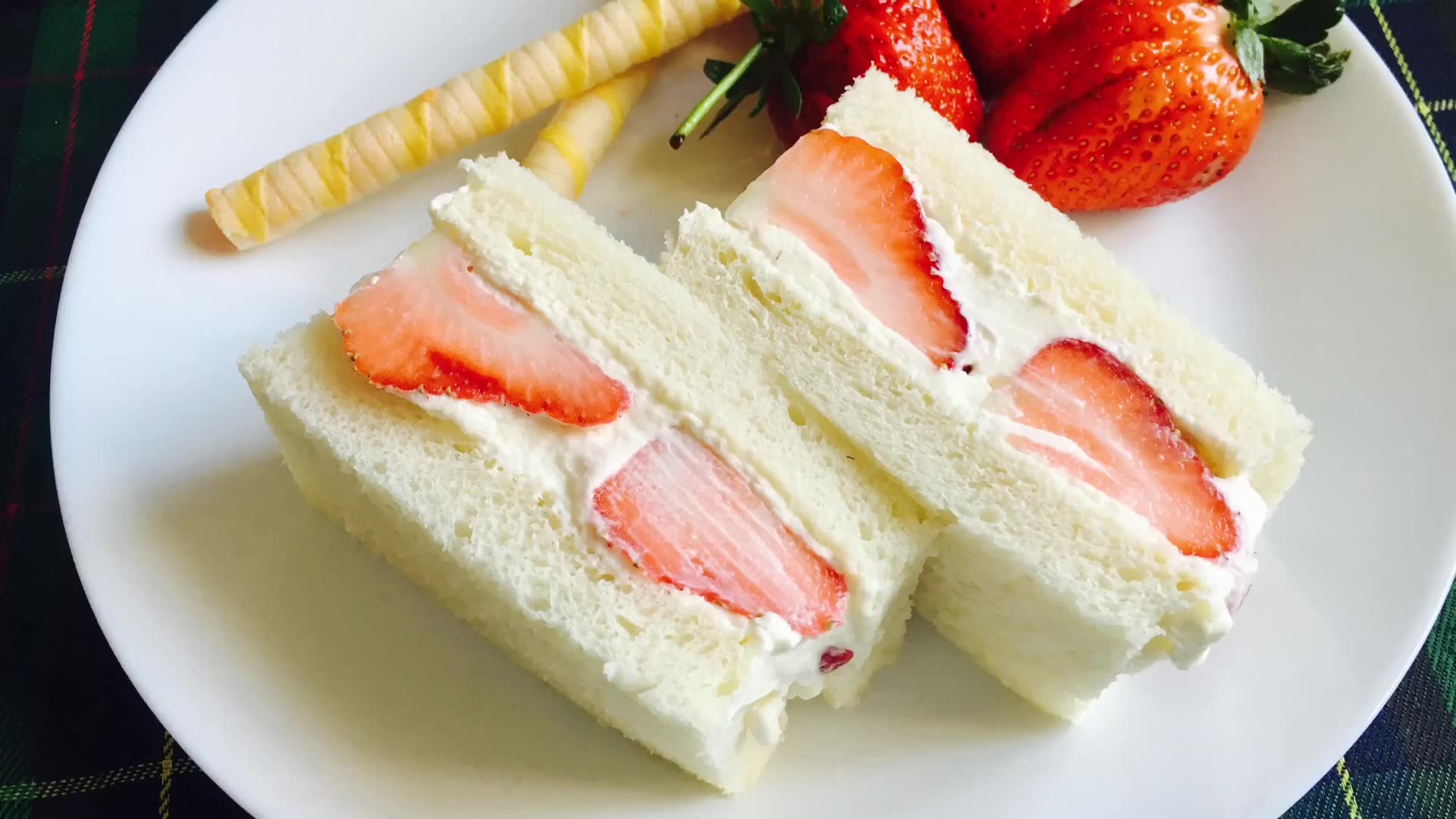 草莓奶油三明治,超级简单的下午茶