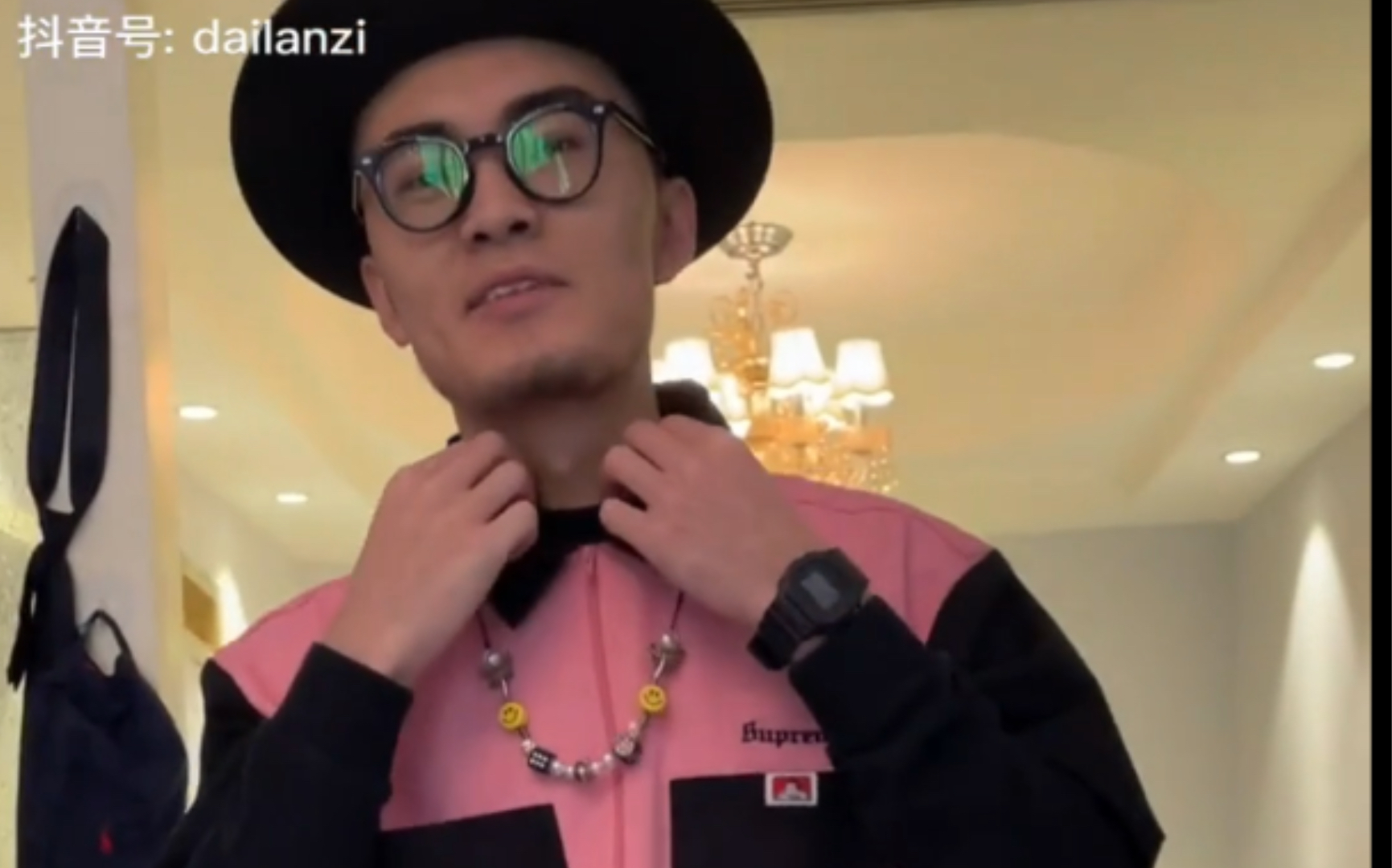 带篮子小伙一身超级我只管耍帅不管后果