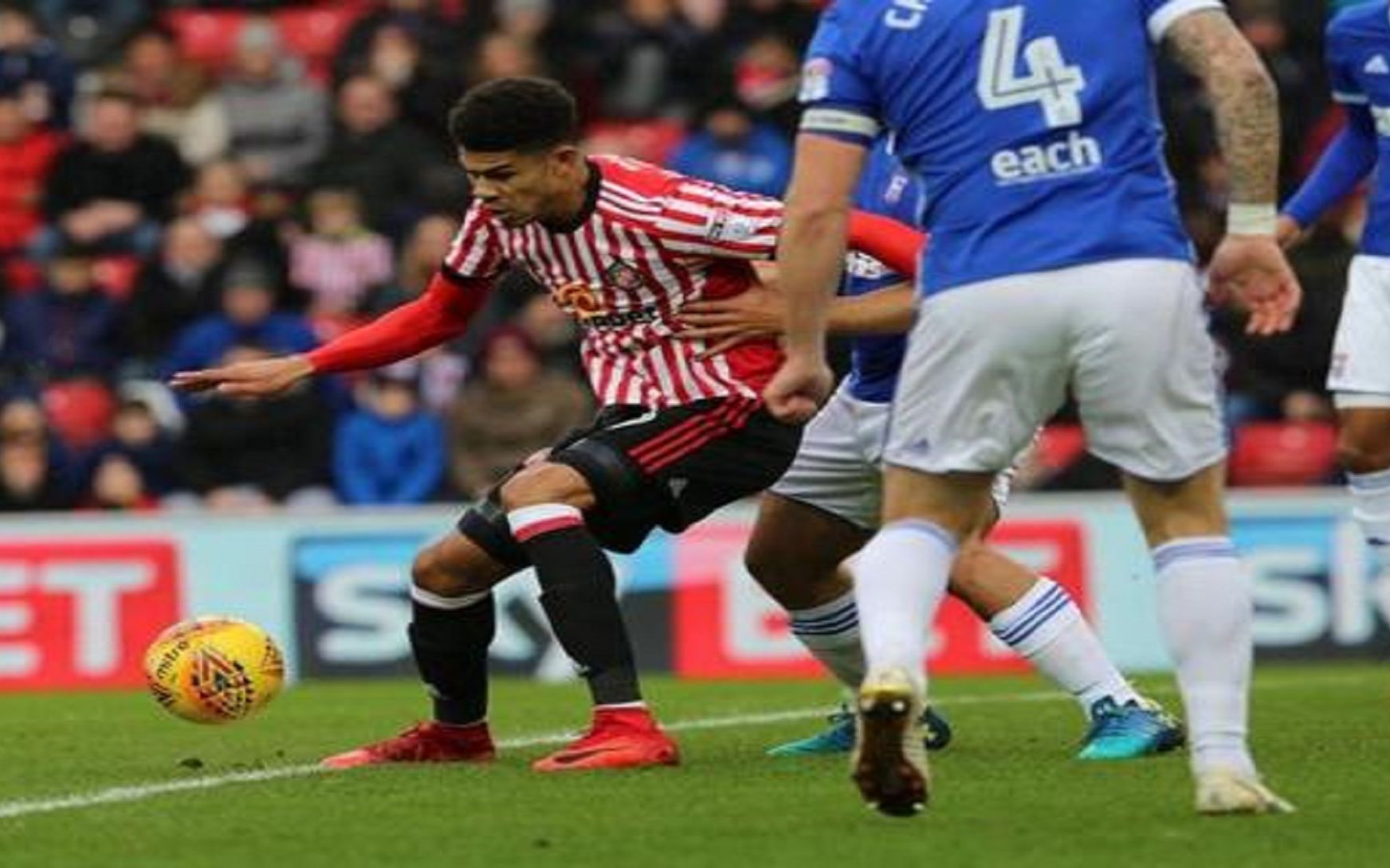 英超:狼队vs利兹联,狼队近期状态有所回稳利兹联进攻强力防守弱