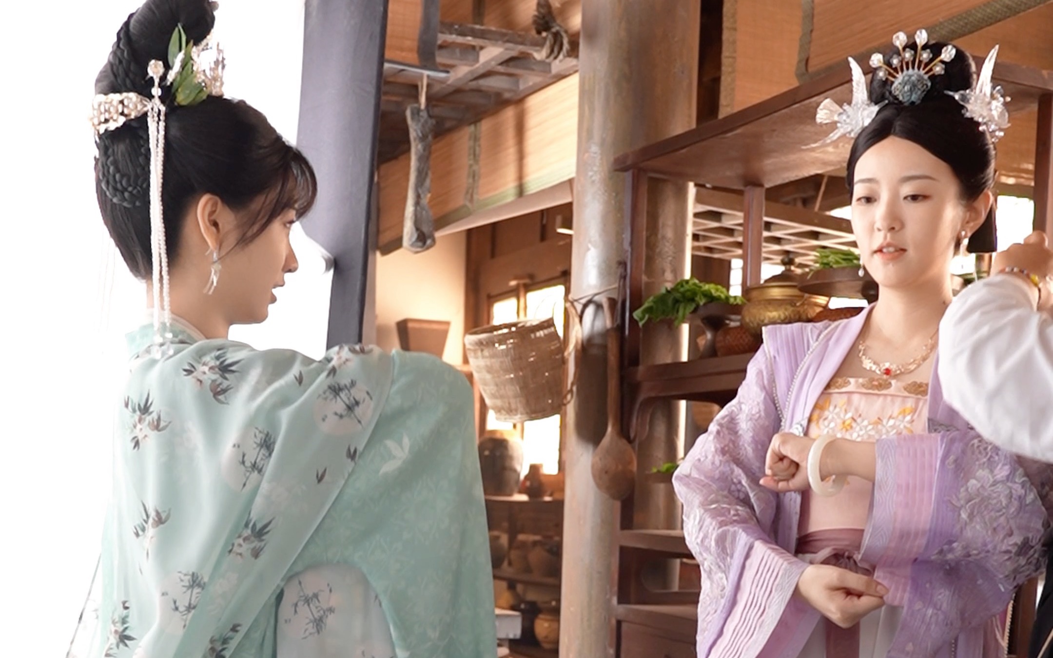 【摩玉玄奇2】刘泳希和张雅倩的幼稚行为大赏!