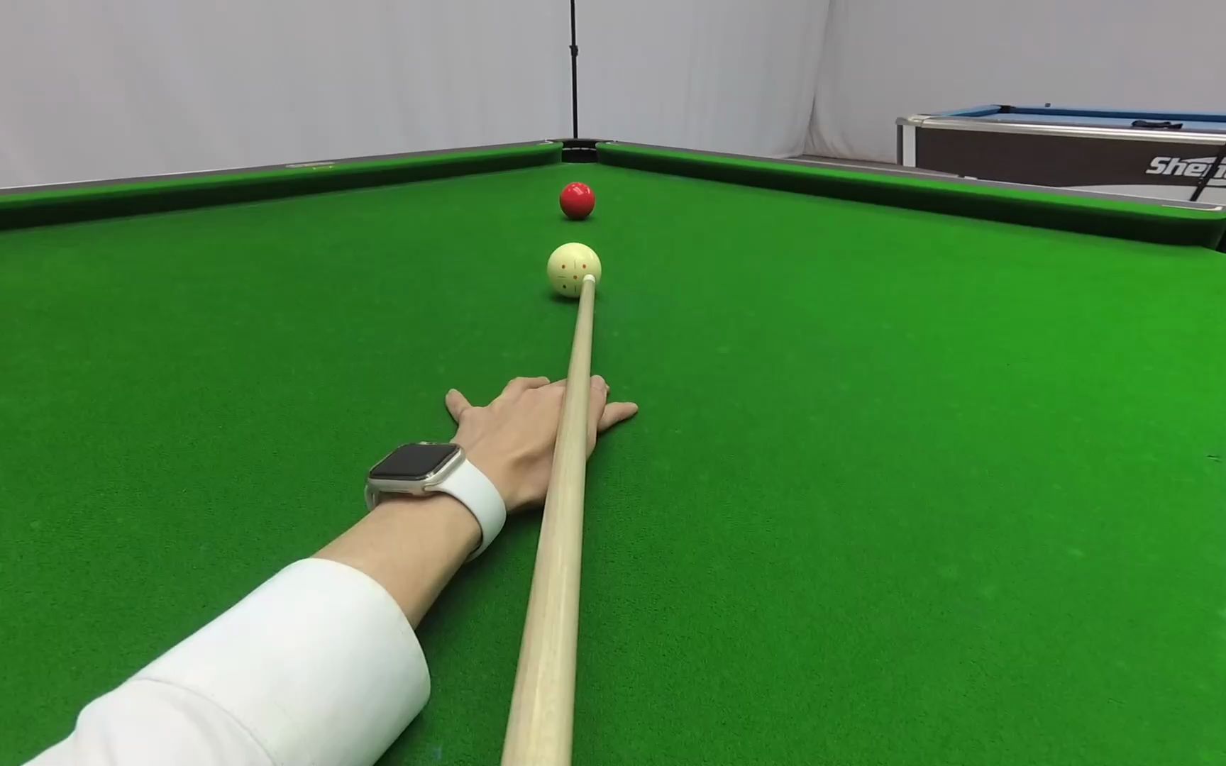 【王孟南台球教学】手把手教你加塞瞄准-训练身位与球杆的夹角