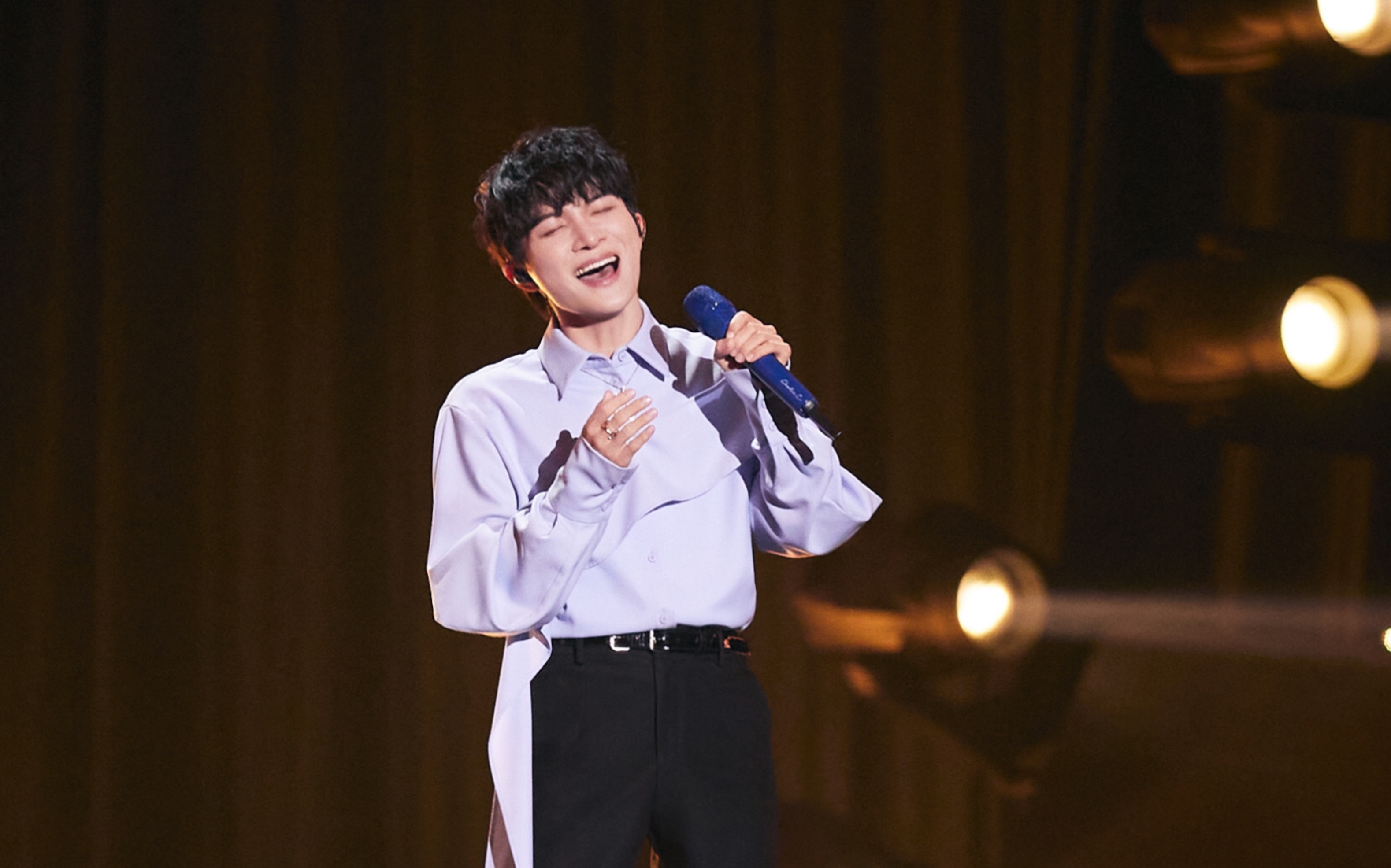 【周深cut】 光亮 采访 浙江818晚会 精准全剪辑|猫尾巴出没!