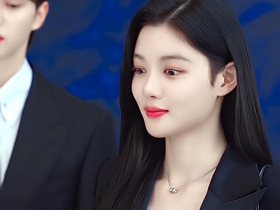 新剧来袭 财阀千金与恶魔的极限拉扯#韩剧 #金裕贞