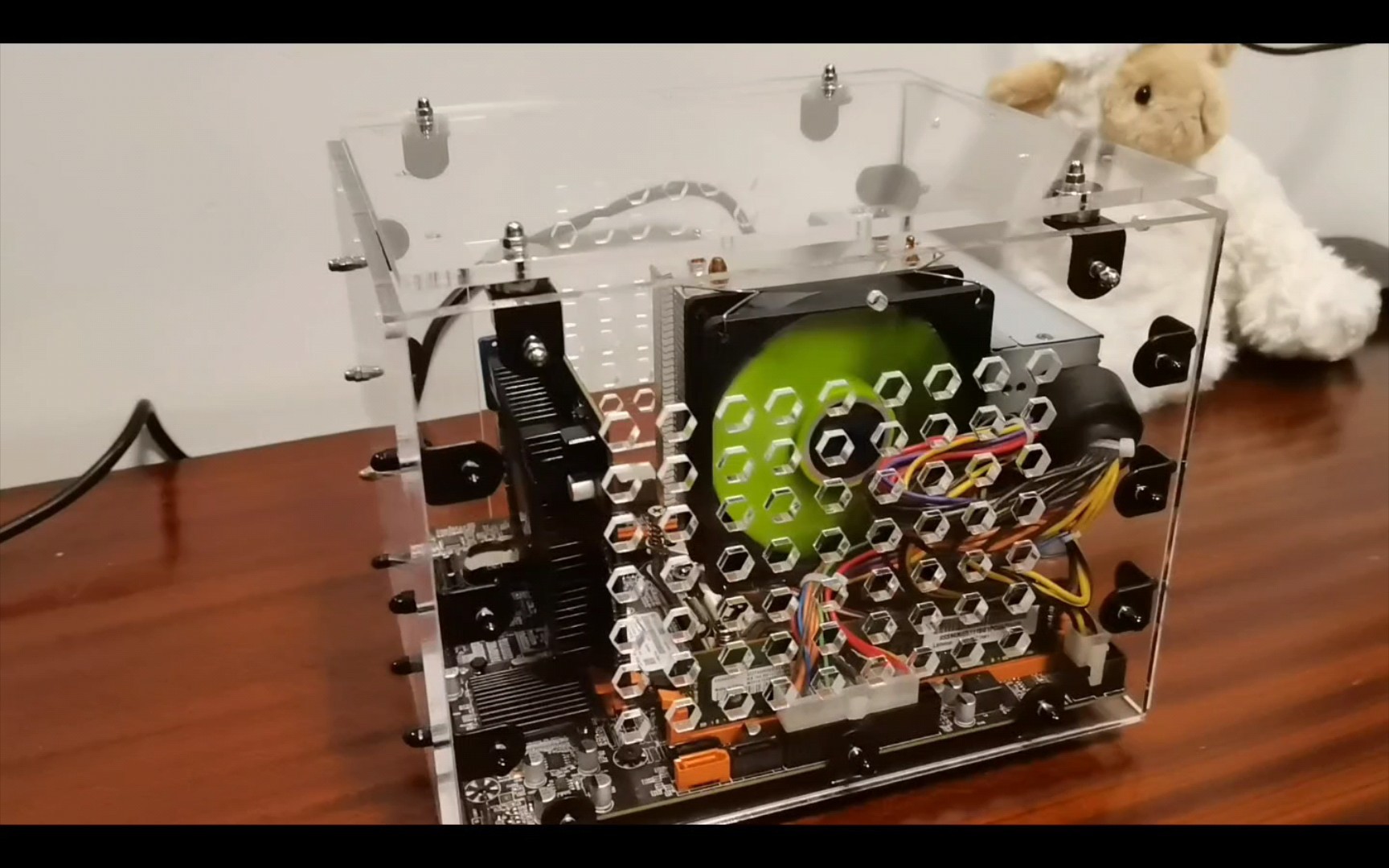 78手搓e5-2683v4 透明小机箱78