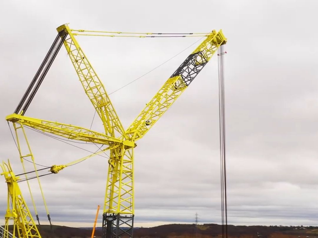 【大件吊装】重型桁架臂起重机吊装160吨设备