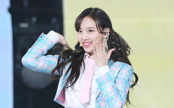 林娜琏whatislove直拍元气可爱双马尾甜度满分