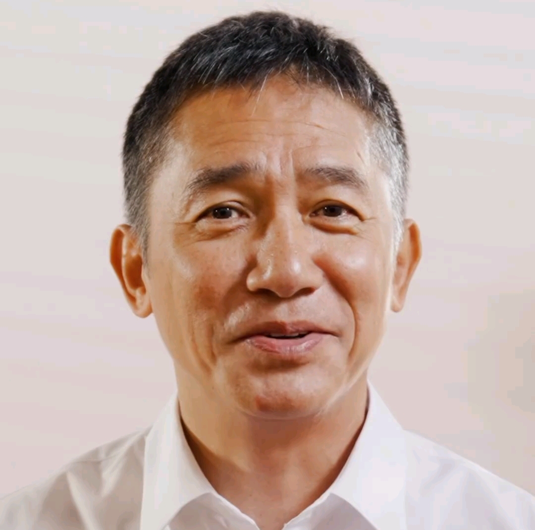 梁朝伟说刘嘉玲很全能,是superwoman!