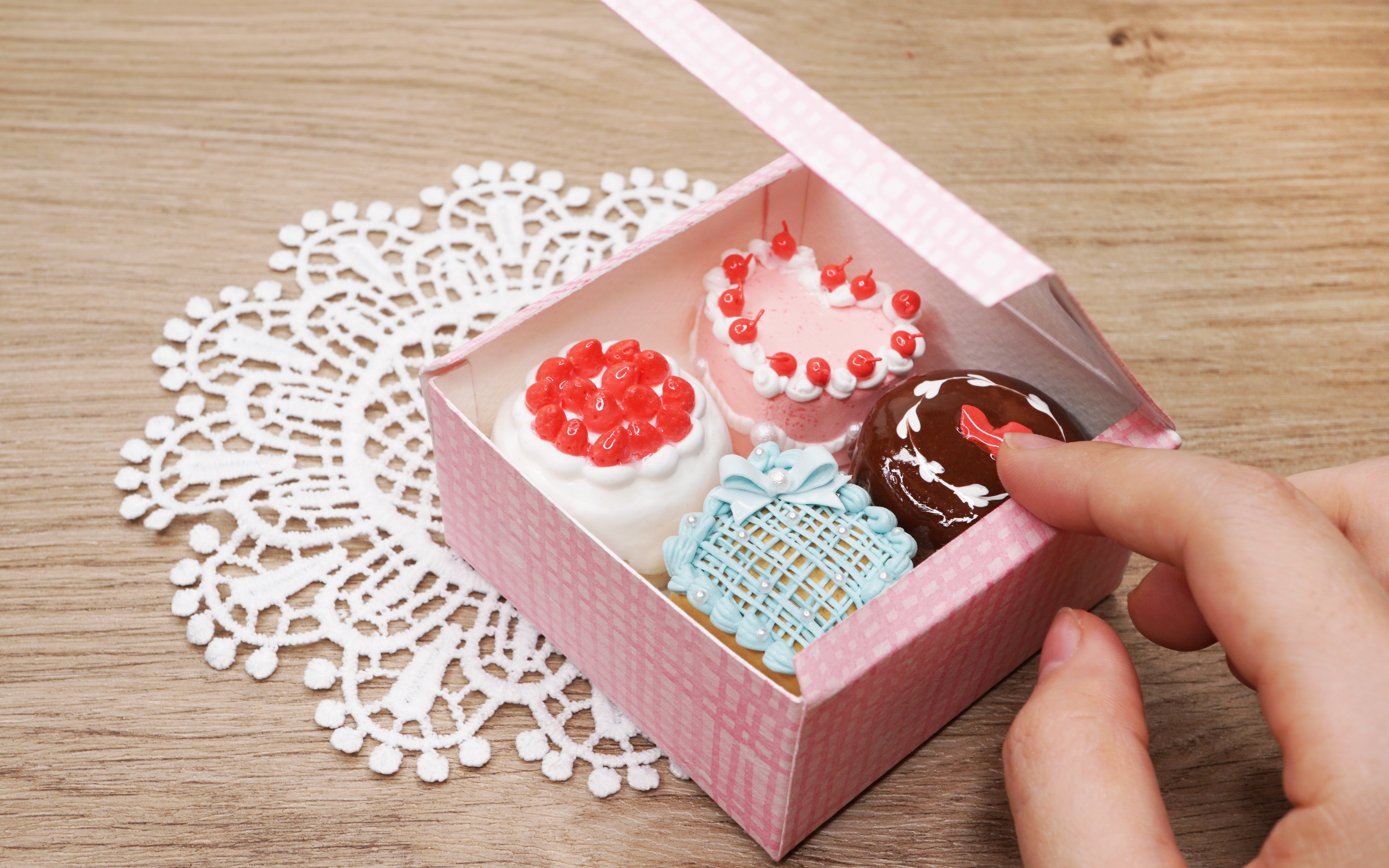 轻黏土 diy【迷你生日蛋糕98】四款适合新手的简易蛋糕做法!