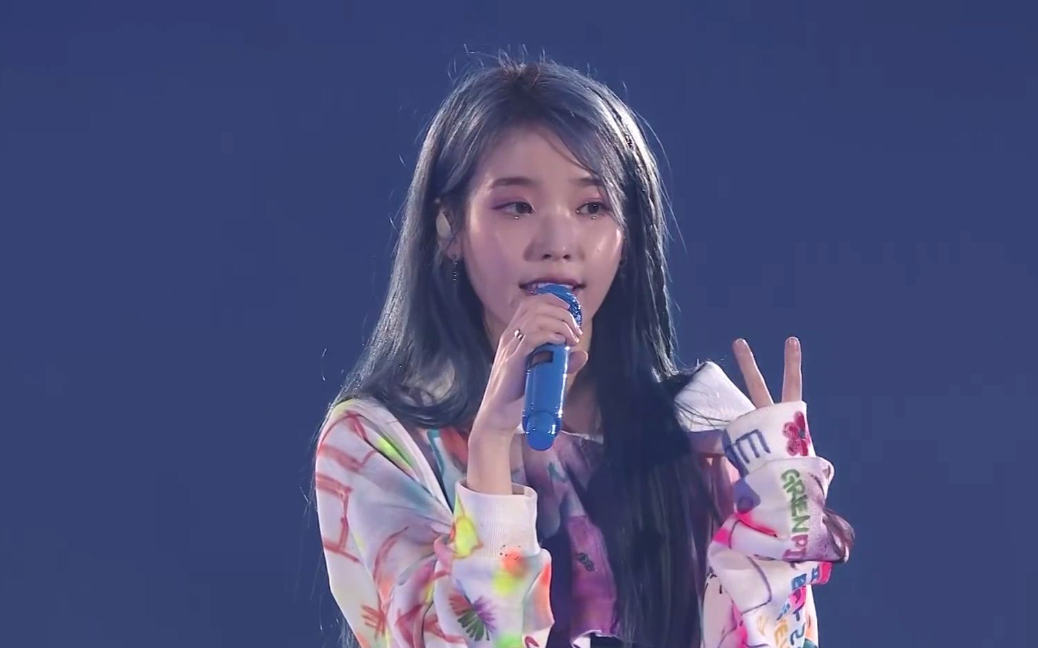 iu 新歌《blueming》官方超清现场mv 中文 韩文 双字幕