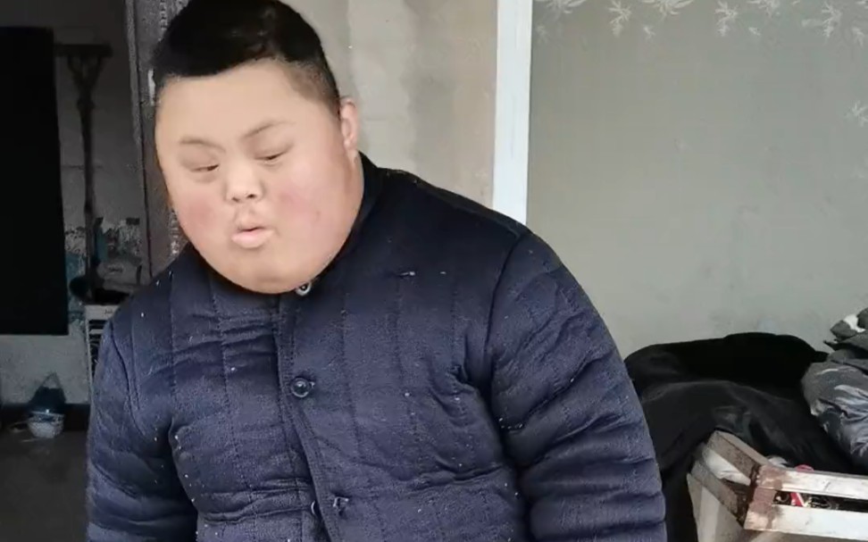 小鸭哥哇袄打人