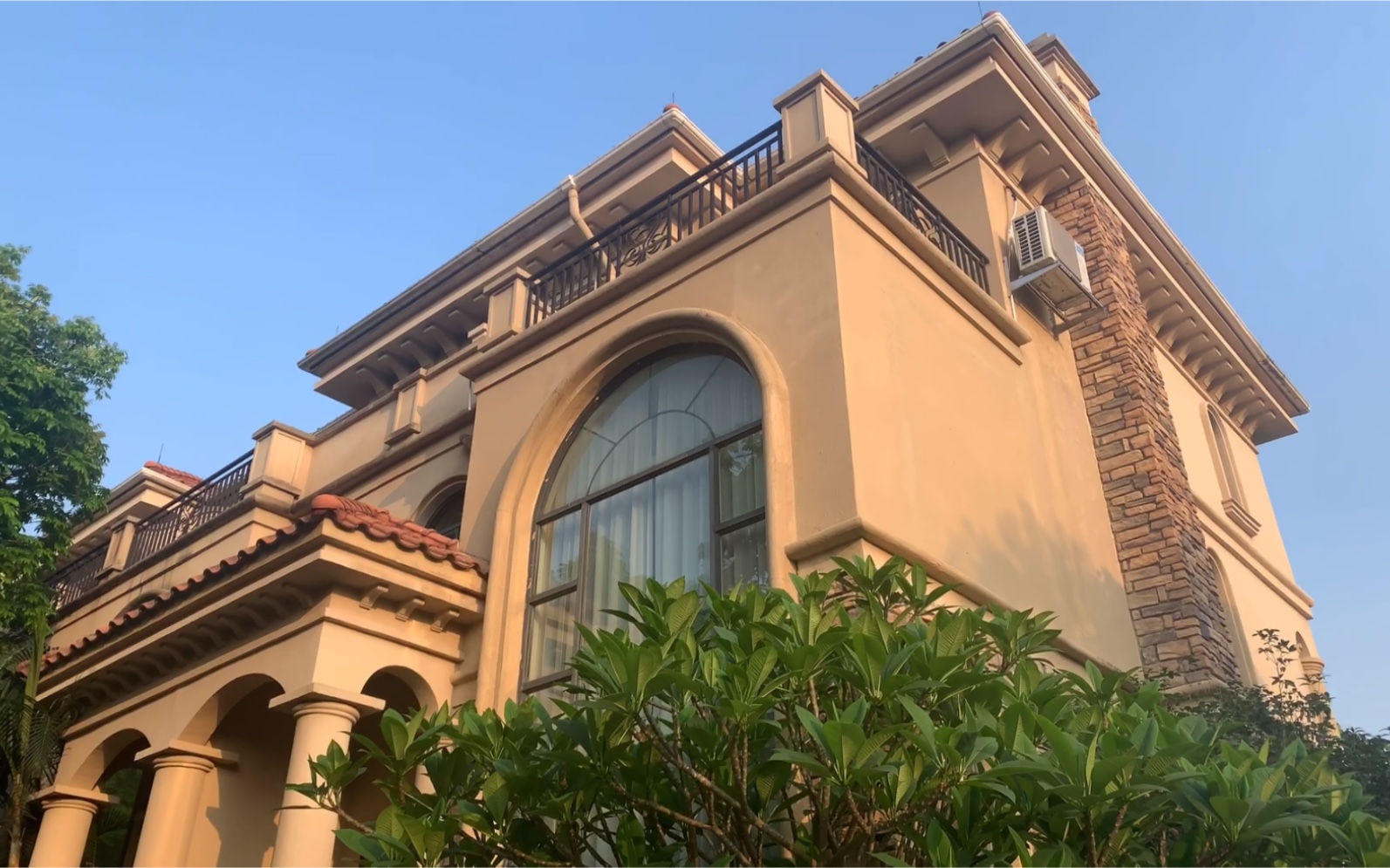 广州不限购联排别墅283m05送大花园实用面积650m05