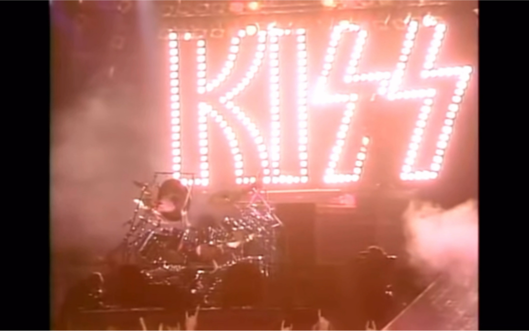 [图]Eric Carr Drum Solo & KISS - Young and Wasted (Animalize Live Uncensored)