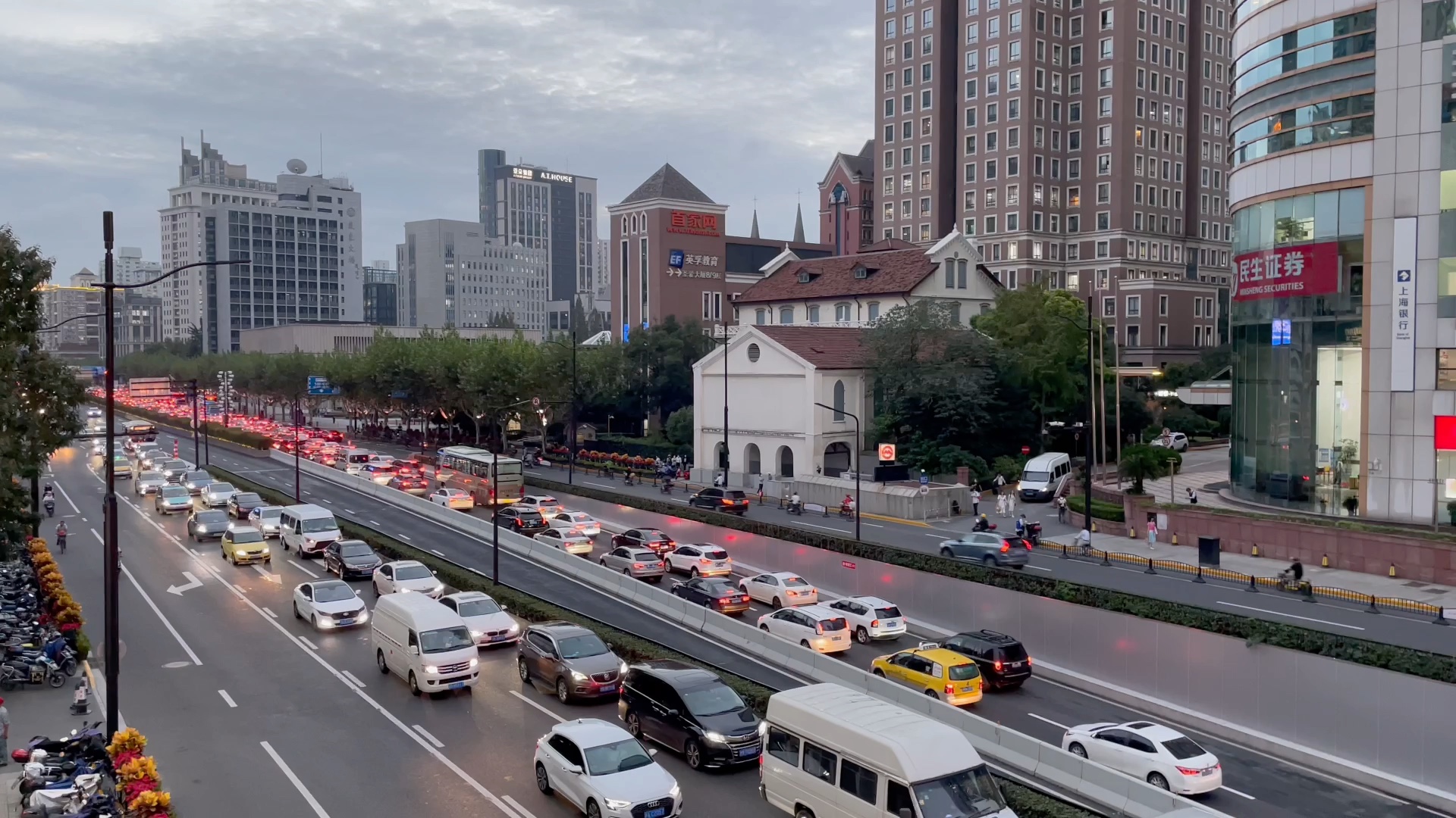 上海徐家汇漕溪北路夜景