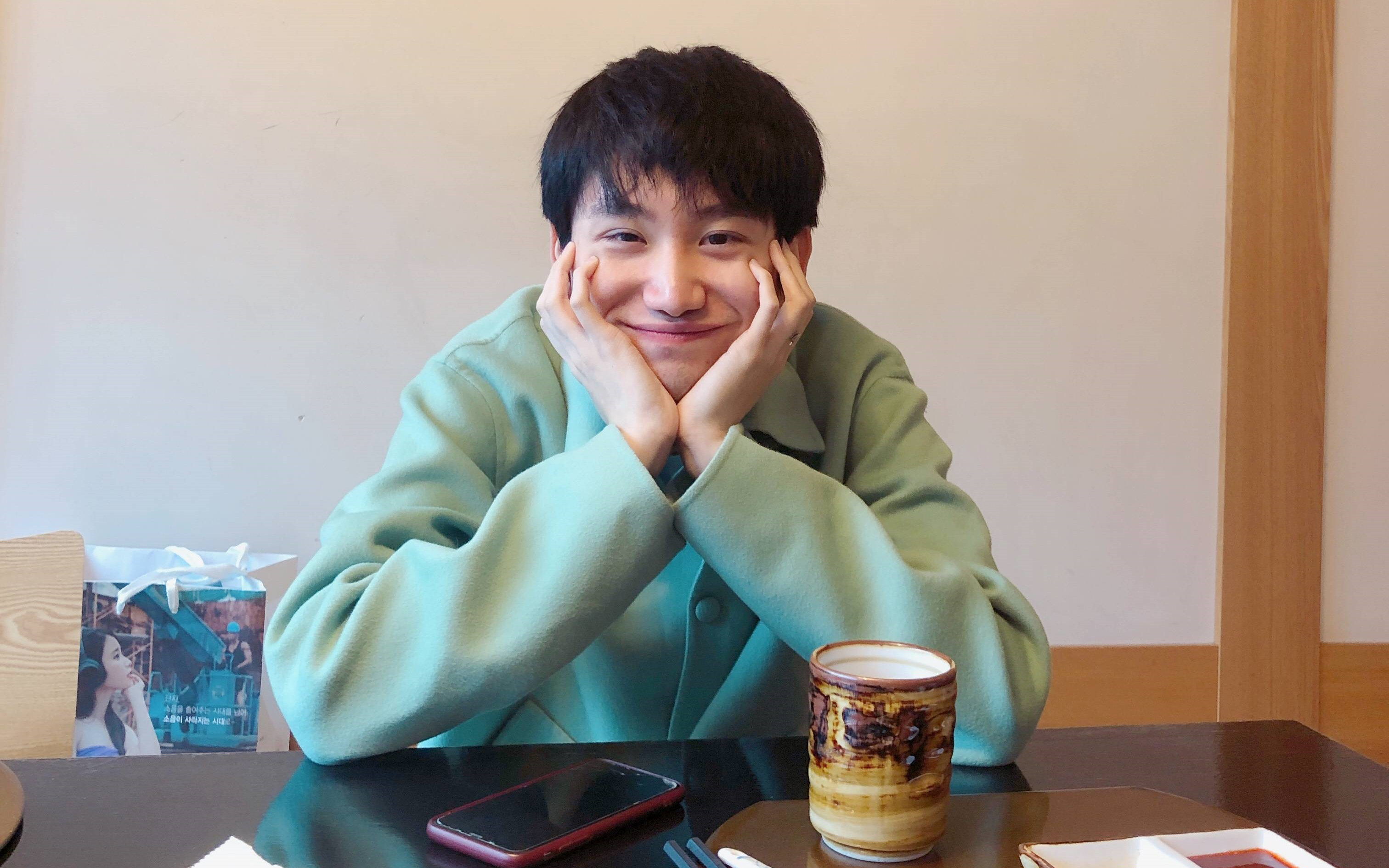 doinb直播20225微笑着面对它