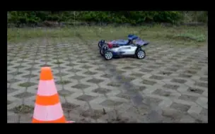 Download Video: 【转】rc-raser.de vid2的LRP S10 BX