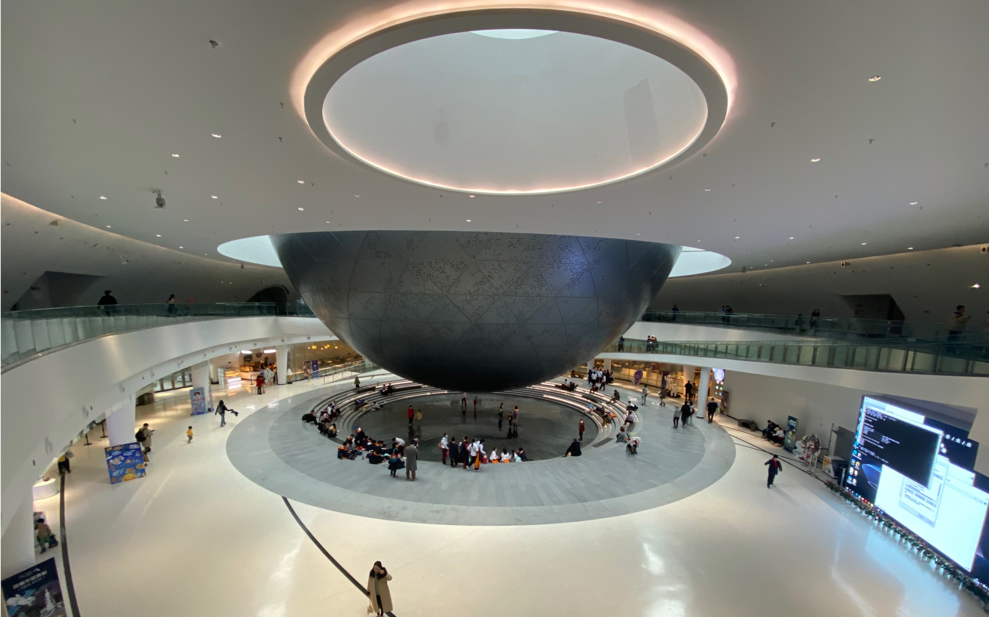 当自己的身体和灵魂彼此作伴首游上海天文馆