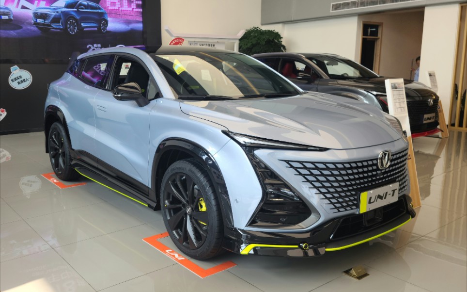 去长安引力4s店看下uni-t运动版_哔哩哔哩_bilibili