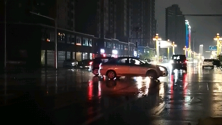 [图]风里雨里我都在这里等你！