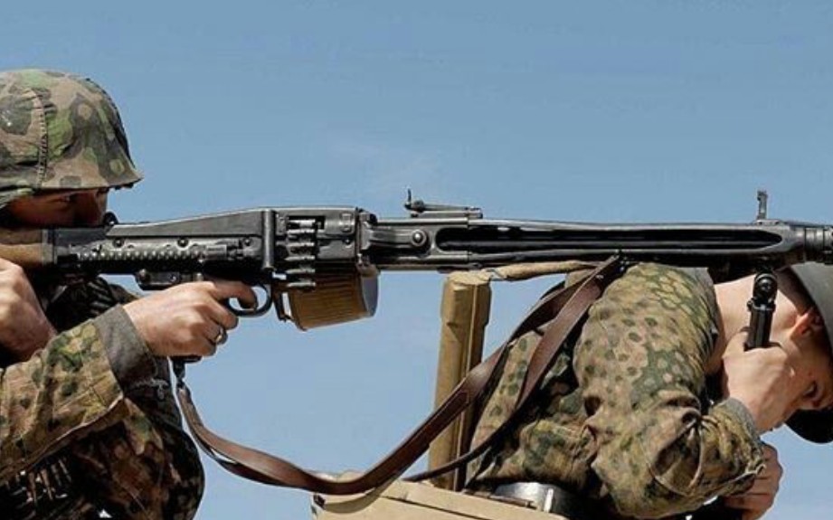 盟军的噩梦撕布机mg42(武器影视合集)_哔哩哔哩_bilibili