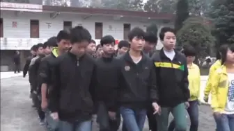 Download Video: 前奏一响拾起多少人的回忆，上学时只要这个音乐一响就想躲厕所，你有过这样的经历吗