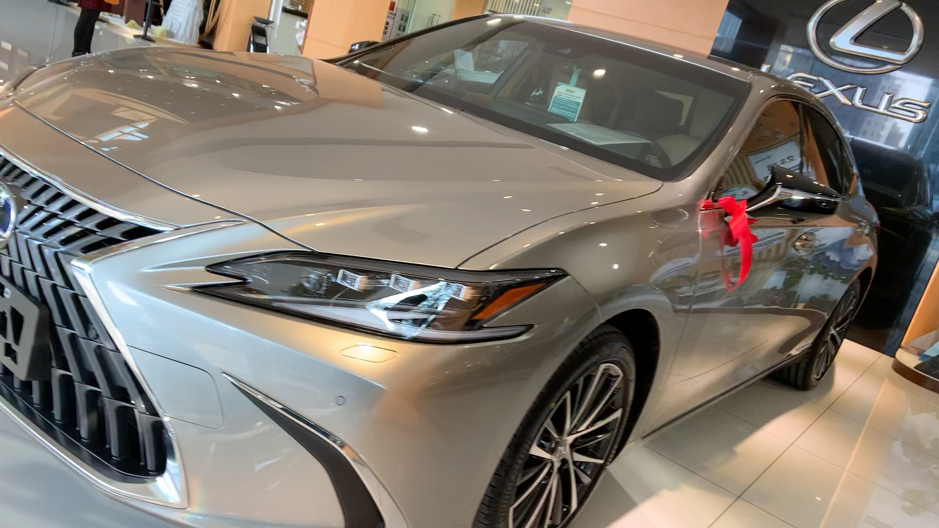 21款雷克萨斯es300h臻享版提车