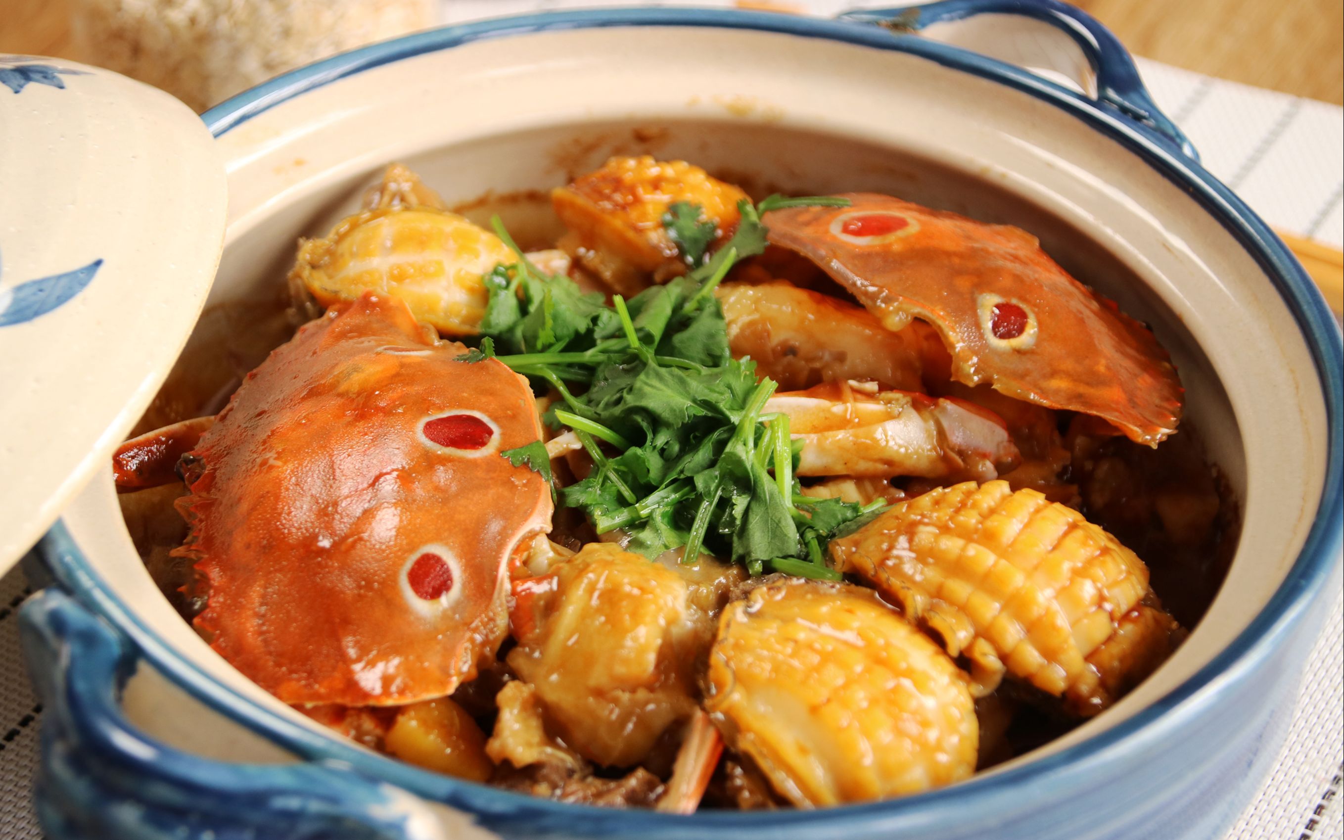 活动  【广式鸡鲍蟹】鸡肉滑嫩,螃蟹鲍鱼鲜美无比,光汁儿都能下三碗饭