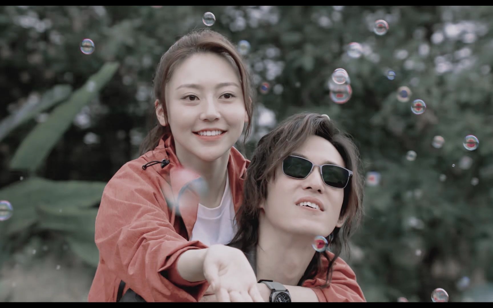 【黑瞎子×哑女(楚楚)】"永远平行 没有交错"