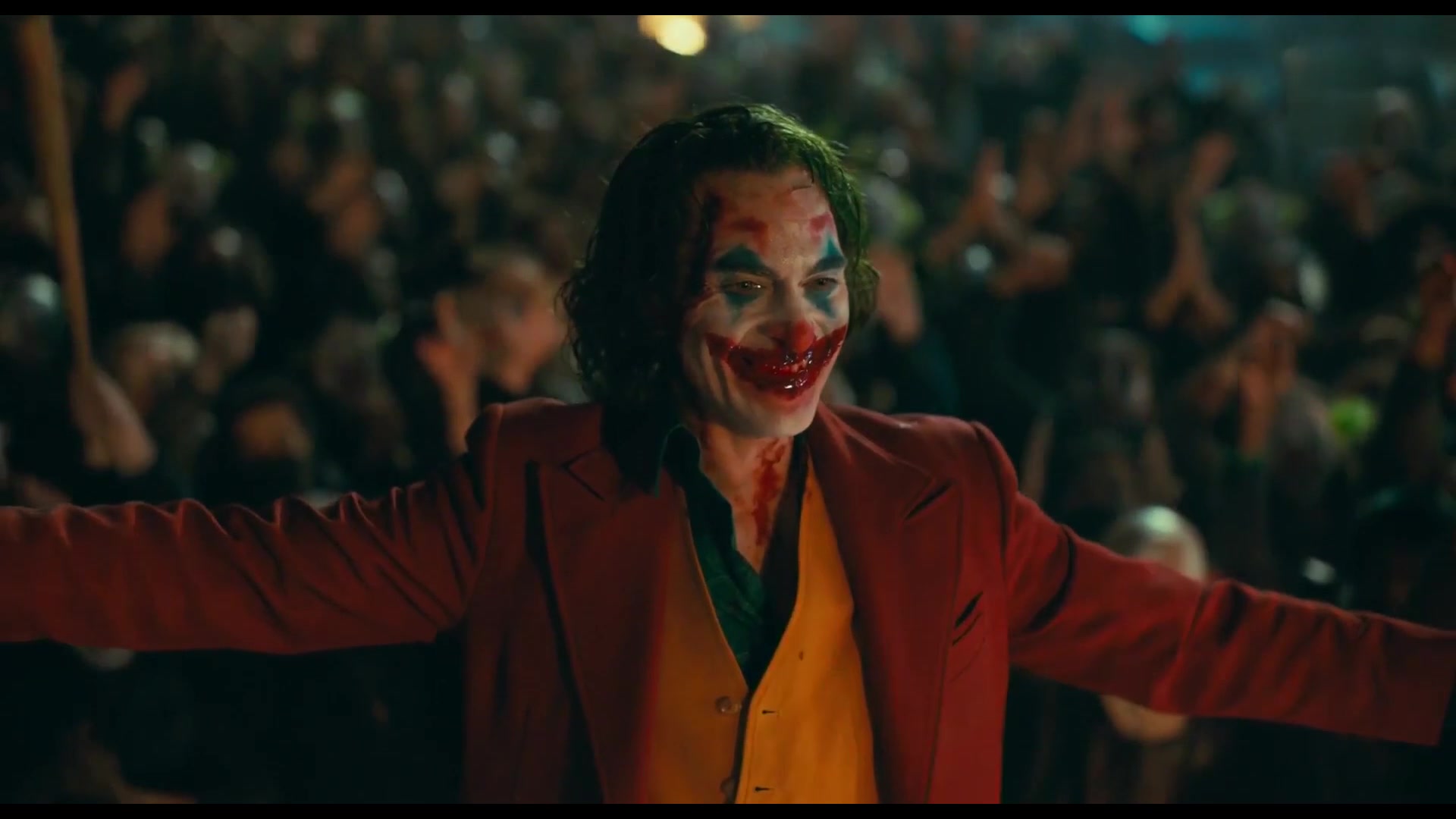 小丑joker2019亚瑟用血在脸上画出笑容整个城市为其欢呼片尾特写