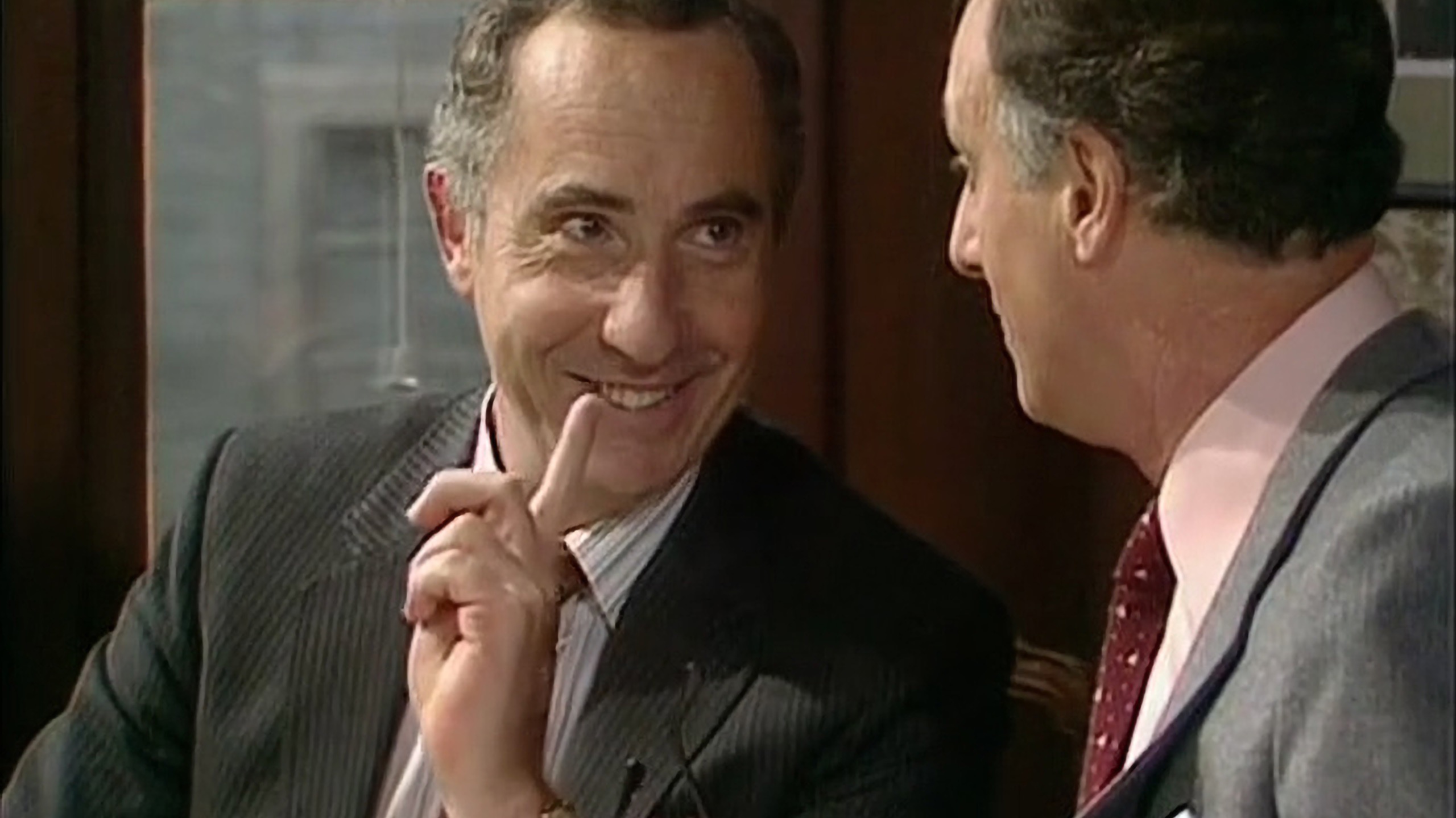 《是,大臣》s2e2我要是法官先关汉妃