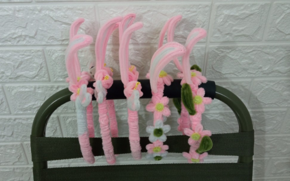 用扭扭棒做手工上瘾了,做了4款粉兔子发箍